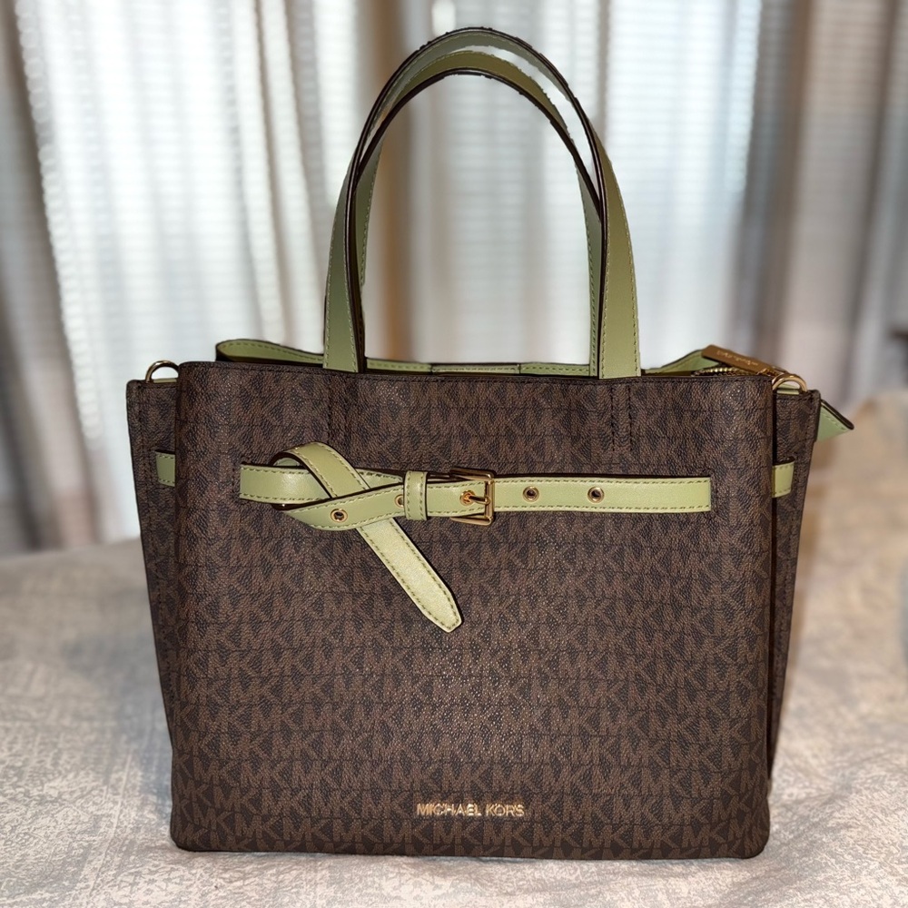 Michael Kors Emilia Signature Satchel NWOT Authentic
